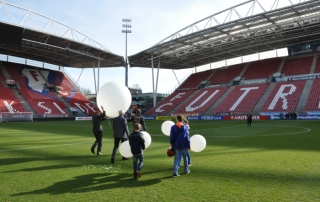 Ballonverstrooiing FC Utrecht stadion de Galgenwaard